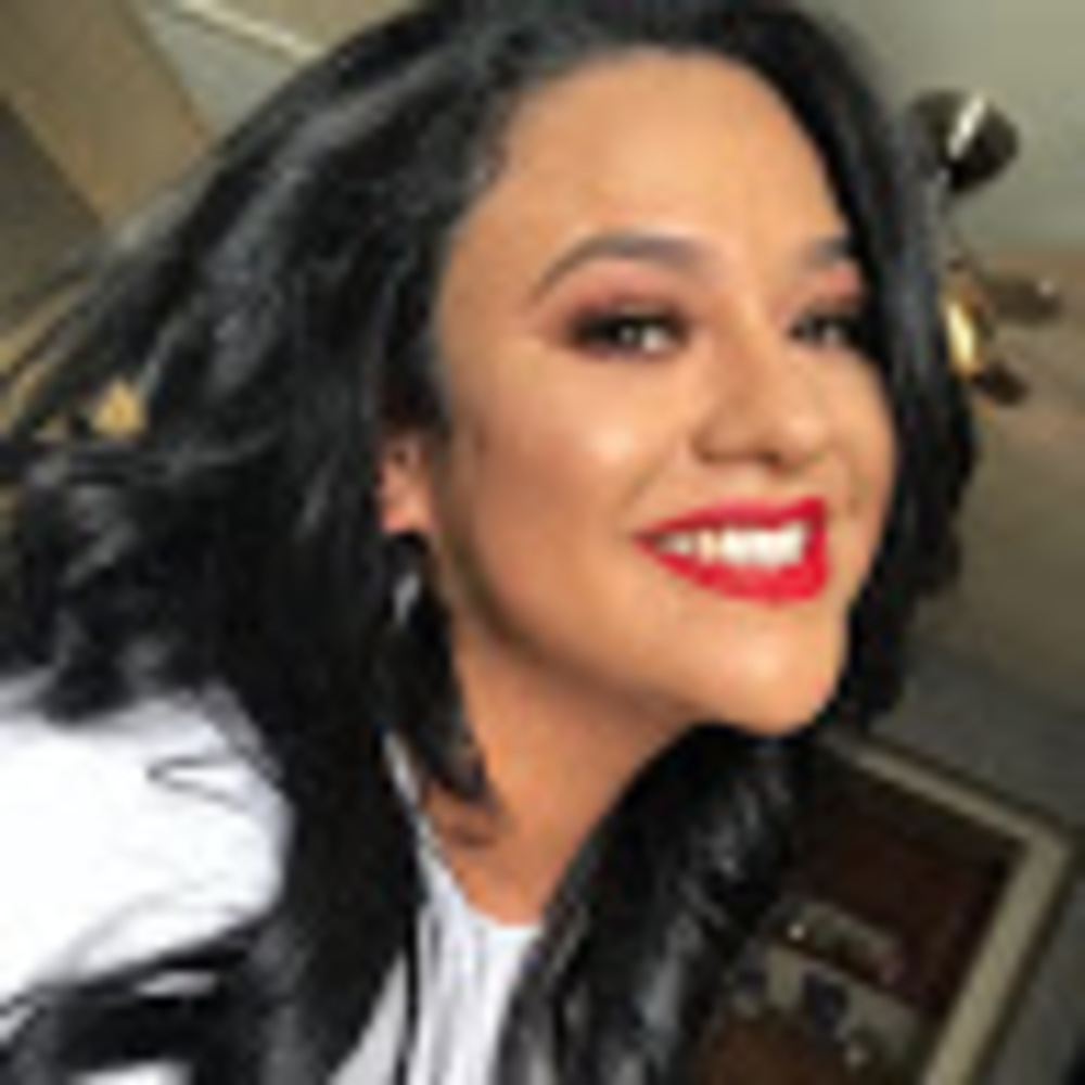 Meet your Posher, Priscila